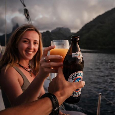 2 Nuits Insolites & 1 Excursion Voile A Bord Du Voilier Mori Ora Moorea Exterior photo