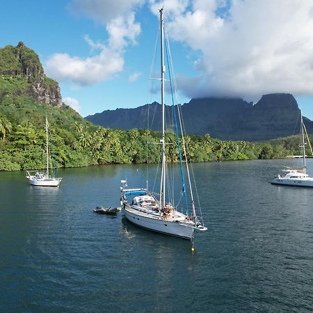 2 Nuits Insolites & 1 Excursion Voile A Bord Du Voilier Mori Ora Moorea Exterior photo
