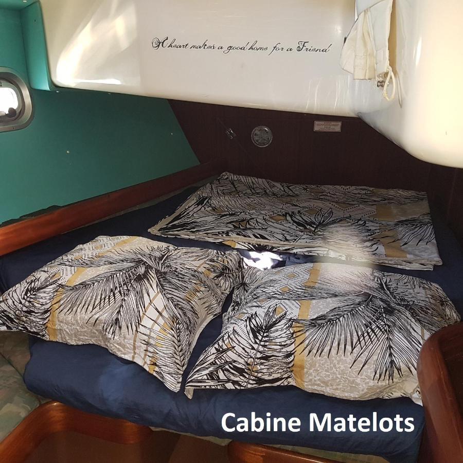 2 Nuits Insolites & 1 Excursion Voile A Bord Du Voilier Mori Ora Moorea Exterior photo