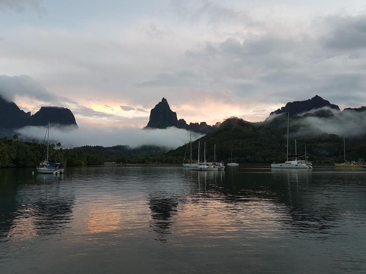 2 Nuits Insolites & 1 Excursion Voile A Bord Du Voilier Mori Ora Moorea Exterior photo