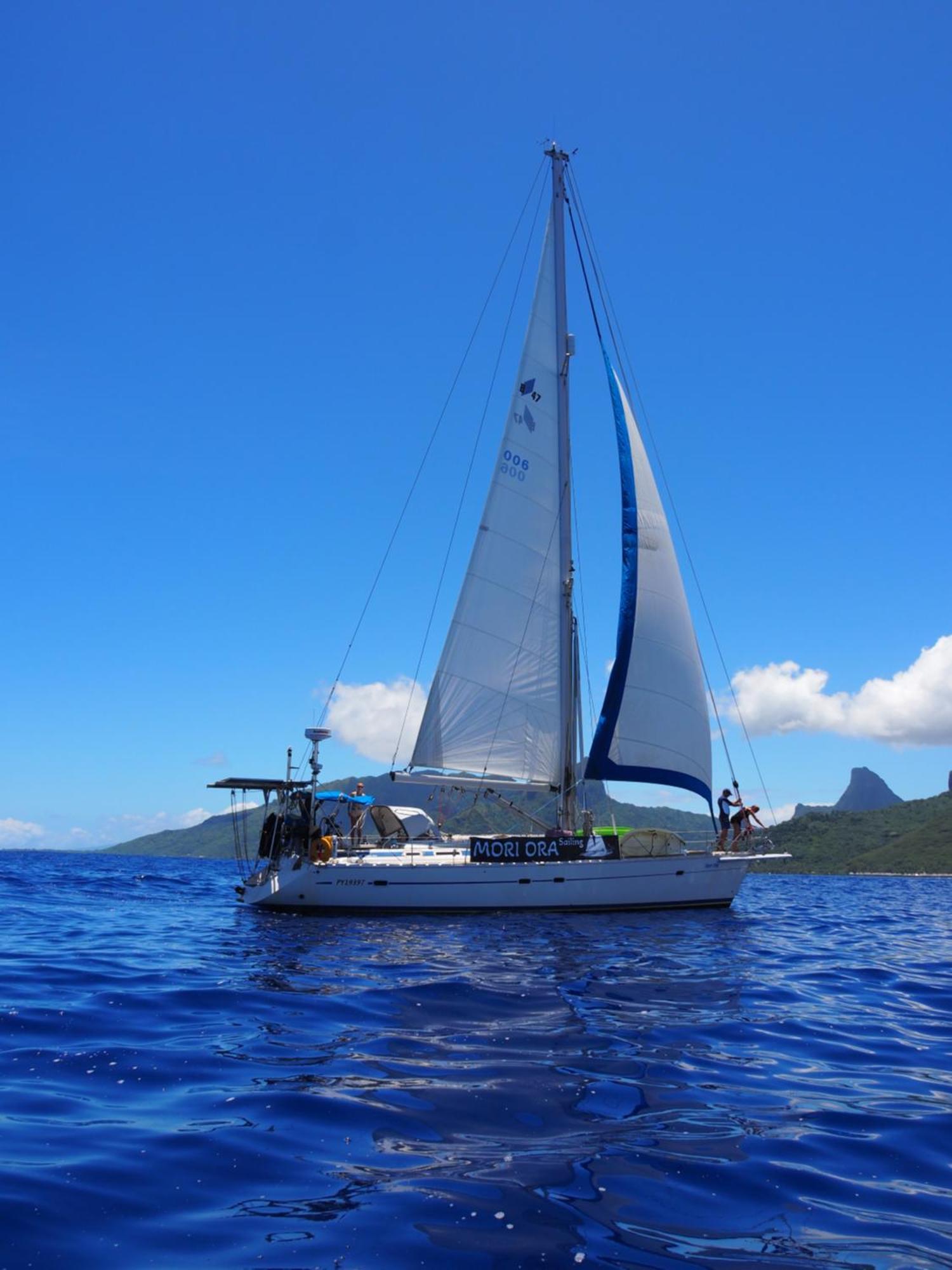 2 Nuits Insolites & 1 Excursion Voile A Bord Du Voilier Mori Ora Moorea Exterior photo