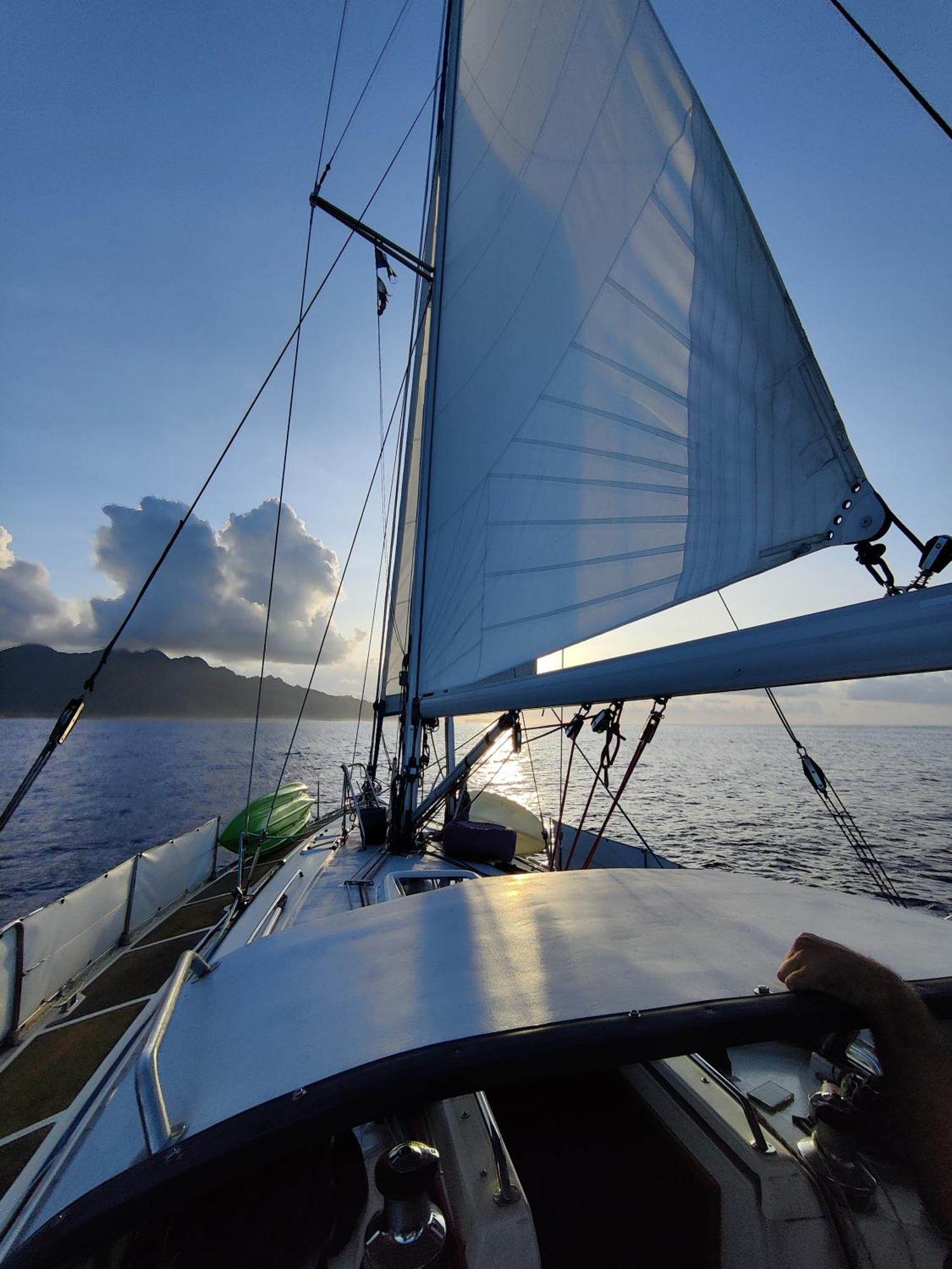 2 Nuits Insolites & 1 Excursion Voile A Bord Du Voilier Mori Ora Moorea Exterior photo
