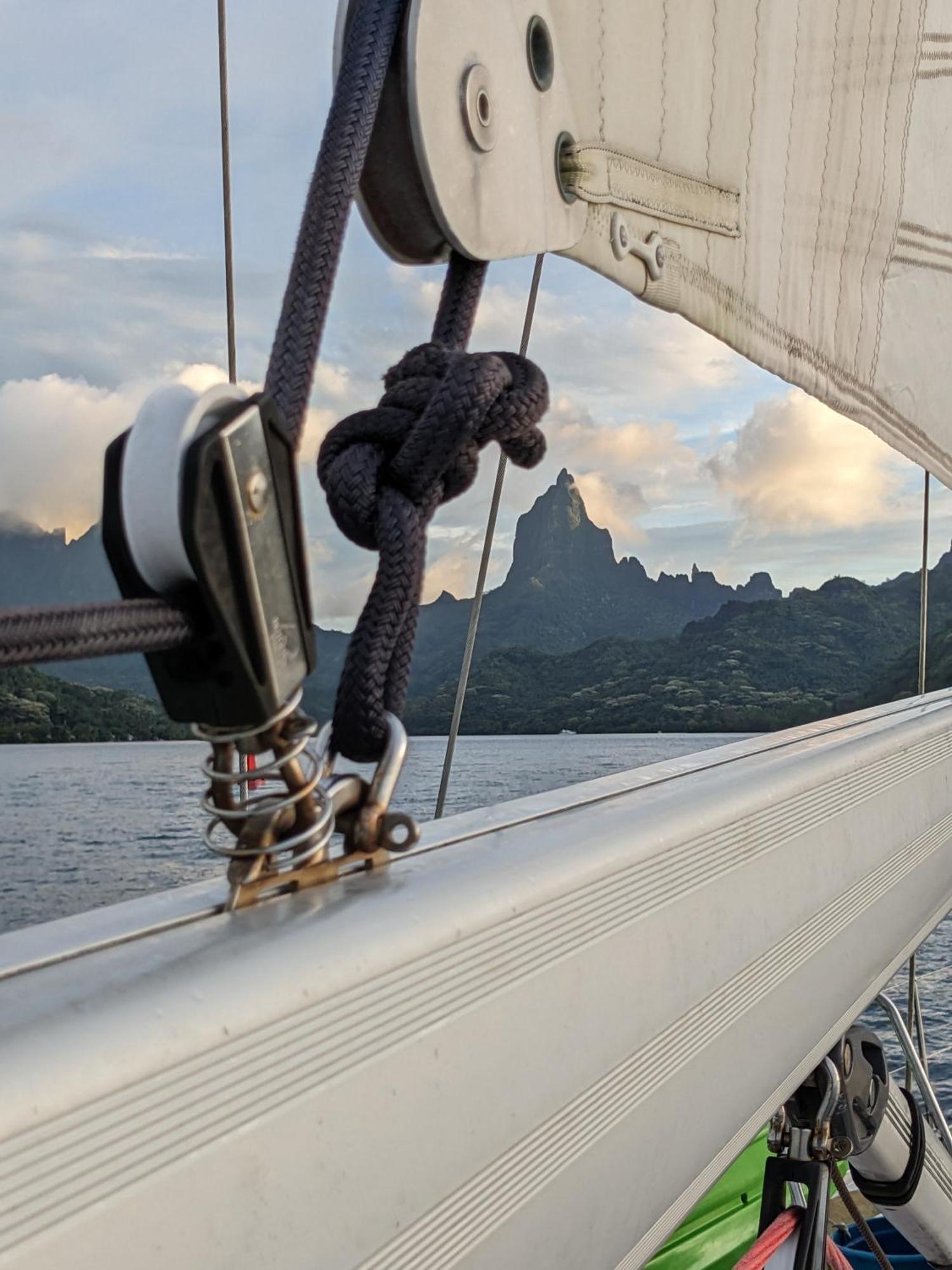 2 Nuits Insolites & 1 Excursion Voile A Bord Du Voilier Mori Ora Moorea Exterior photo