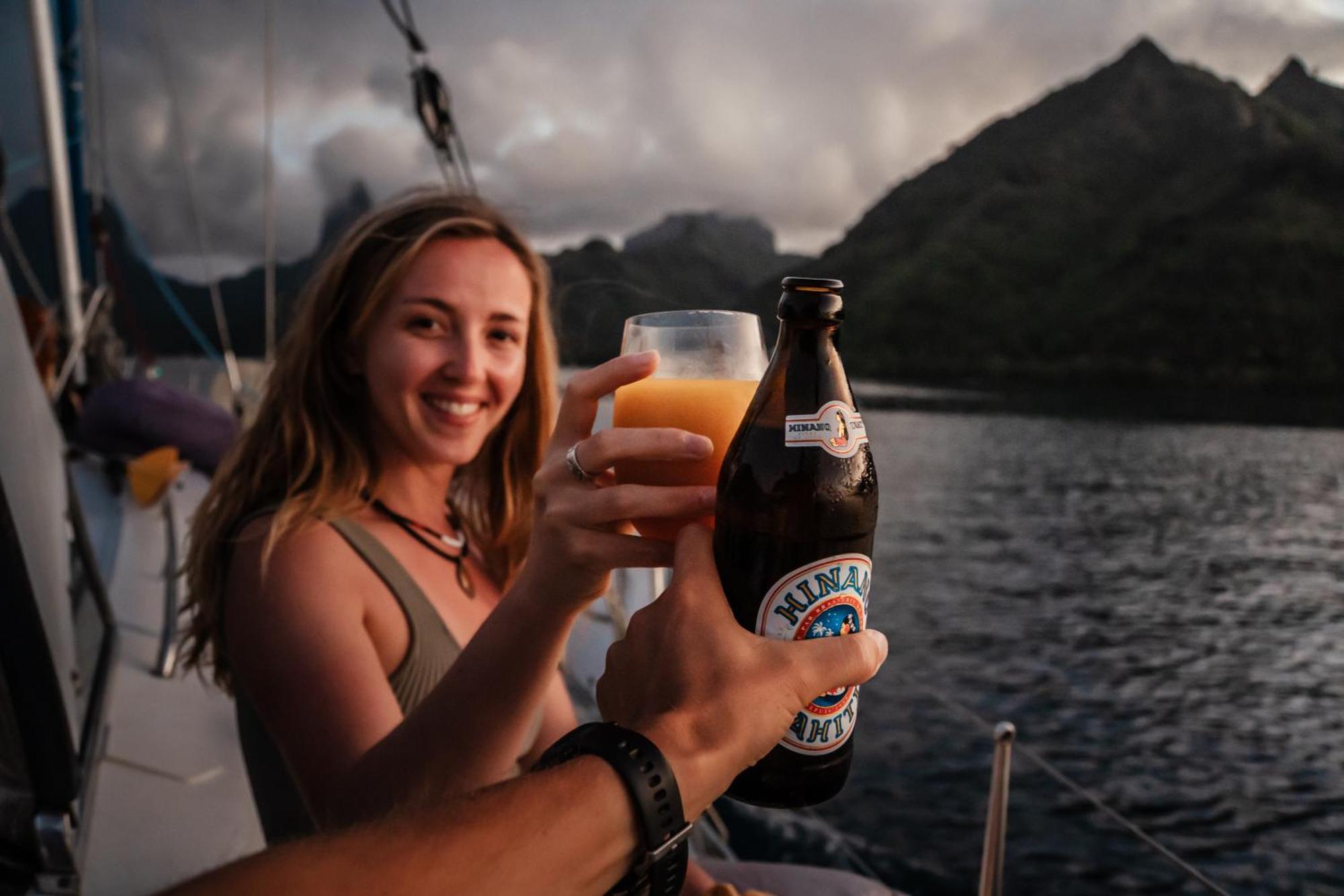 2 Nuits Insolites & 1 Excursion Voile A Bord Du Voilier Mori Ora Moorea Exterior photo