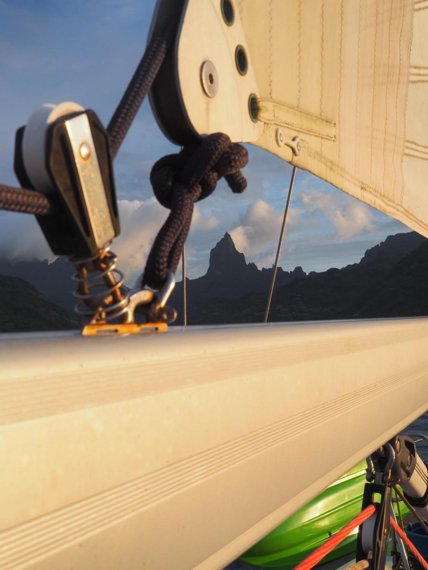 2 Nuits Insolites & 1 Excursion Voile A Bord Du Voilier Mori Ora Moorea Exterior photo