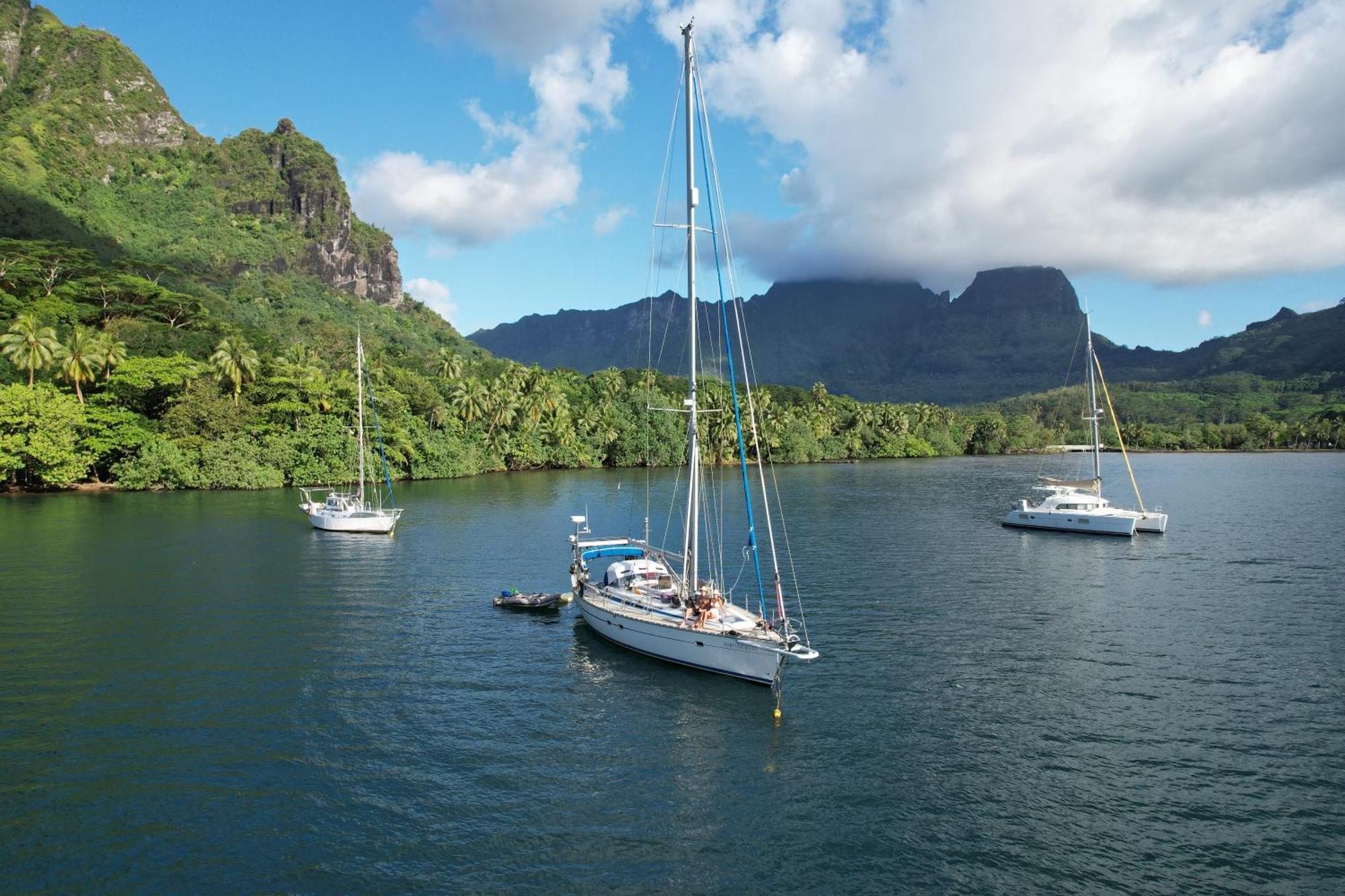 2 Nuits Insolites & 1 Excursion Voile A Bord Du Voilier Mori Ora Moorea Exterior photo